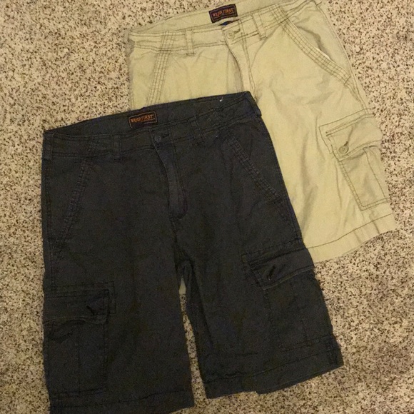 Cargo shorts - Picture 1 of 3